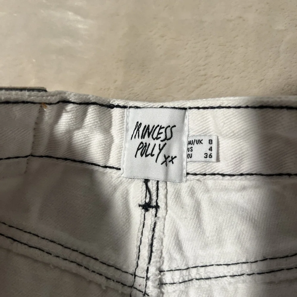 Princess Polly White Jeans Women's 4 Straight Leg Raw Hem Contrast Stitch Denim